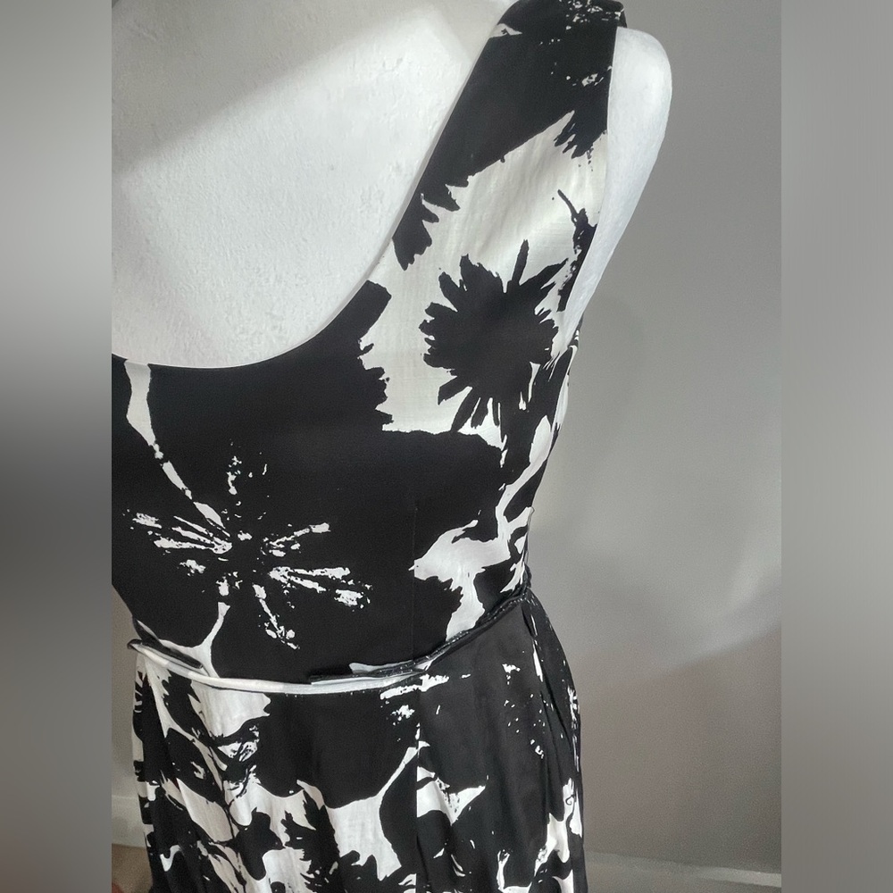 Ann Taylor Dress in black and white sleeveless A-line waist size 2 bold artistic - Picture 3 of 8